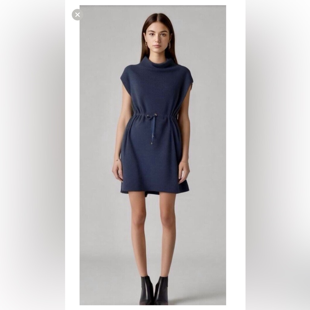 Lilly Pulitzer knit Navy Blue Dress with drawstring waist and cap sleeves Large